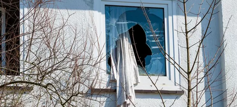 Storm Window Installation Contractors in Midway, FL